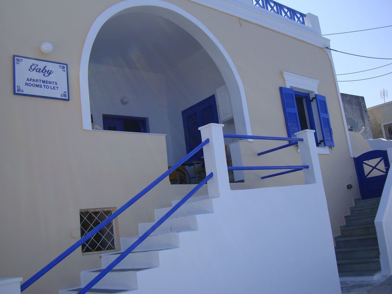 Gaby Apartments Фиростефани Екстериор снимка